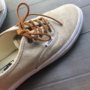 Vans Beige Leather Laces Women’s 8.5